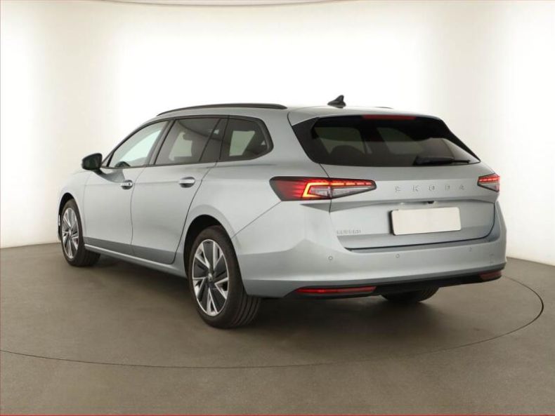 Škoda Superb - hlavní fotka