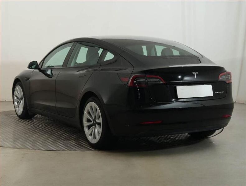 Tesla Model 3 - hlavní fotka