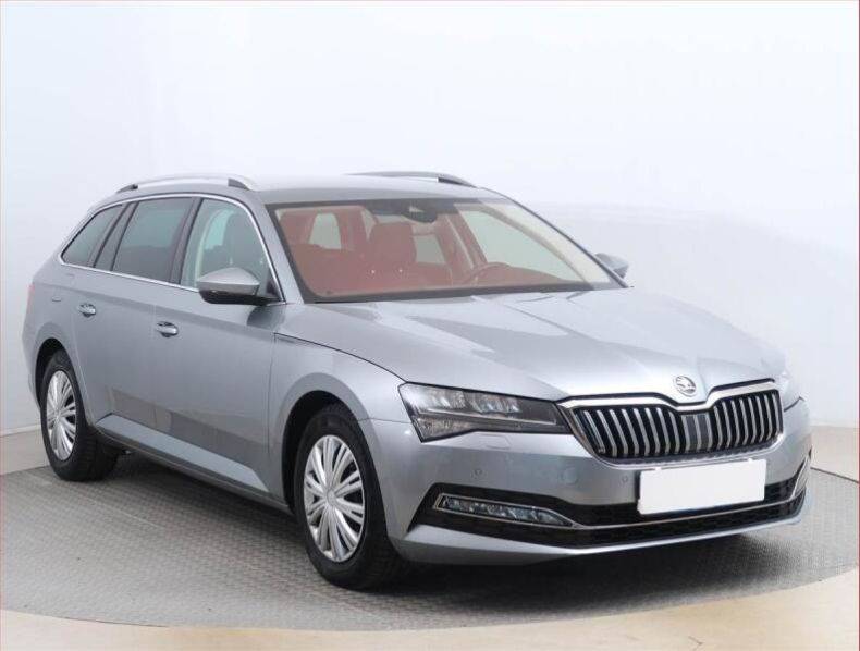 Škoda Superb - hlavní foto