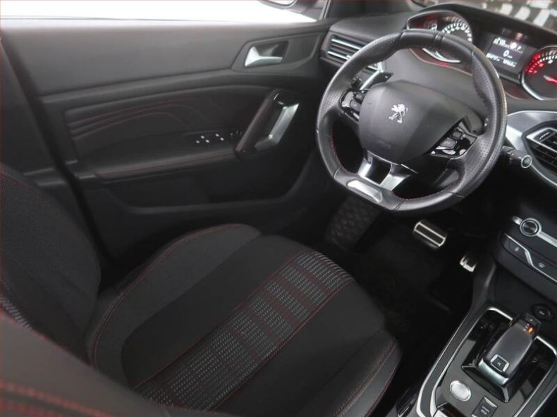 Peugeot 308 - hlavní fotka
