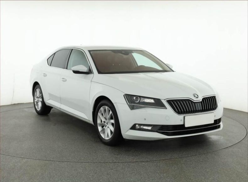 Škoda Superb - hlavní foto
