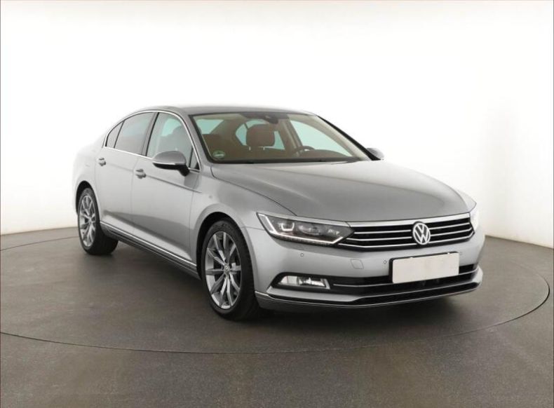 Volkswagen Passat - hlavní foto