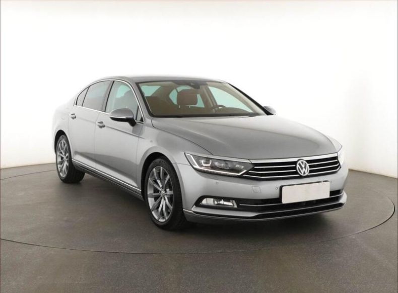 Volkswagen Passat - hlavní foto
