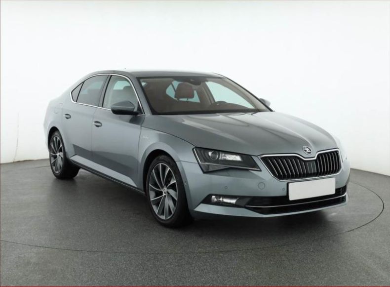 Škoda Superb - hlavní foto