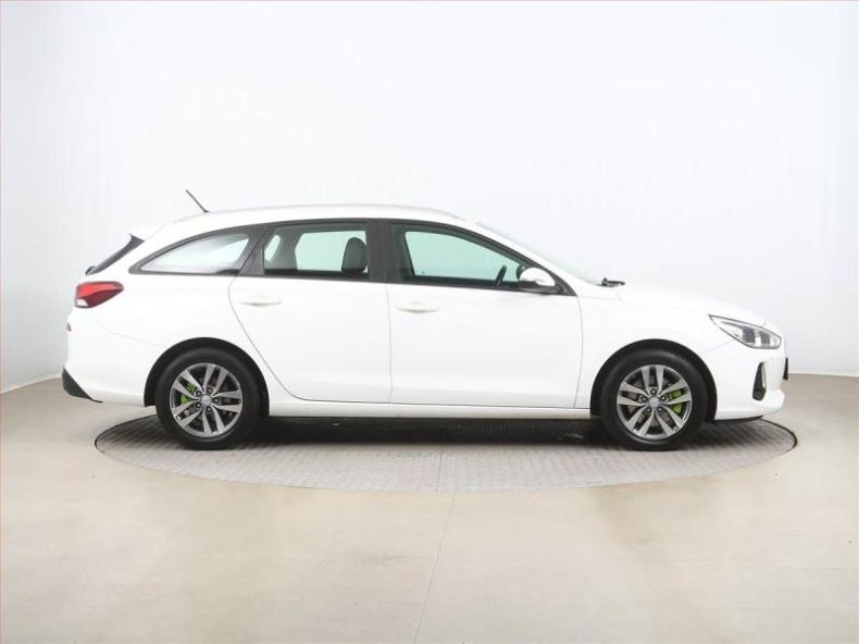 Hyundai i30 - hlavní fotka