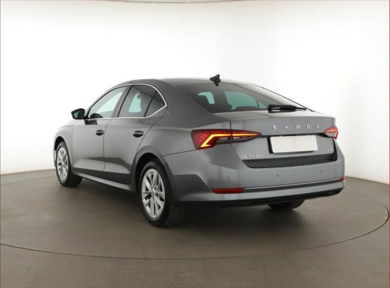 Škoda Octavia - hlavní fotka