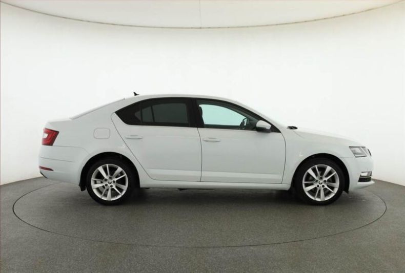 Škoda Octavia - hlavní fotka