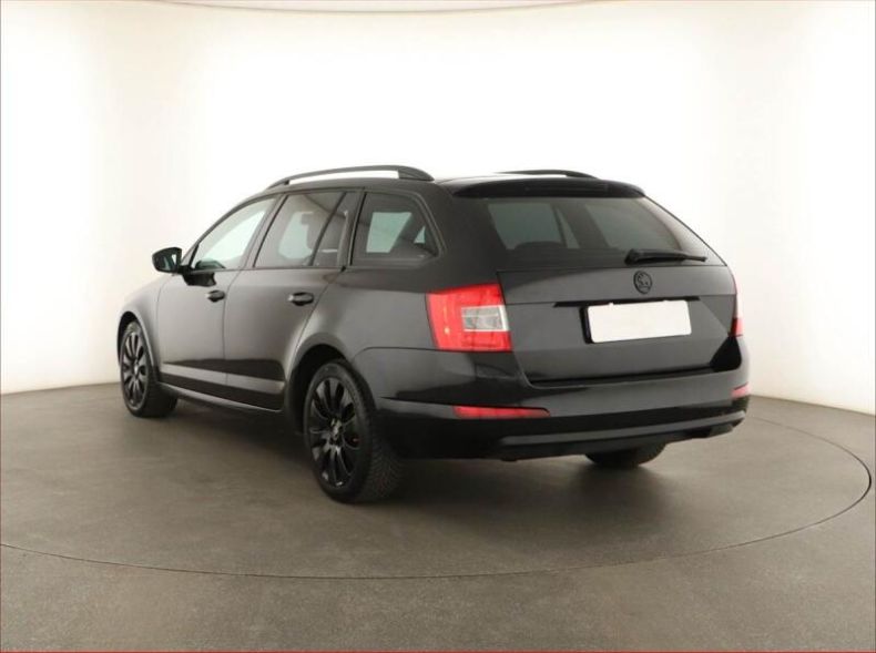 Škoda Octavia - hlavní fotka