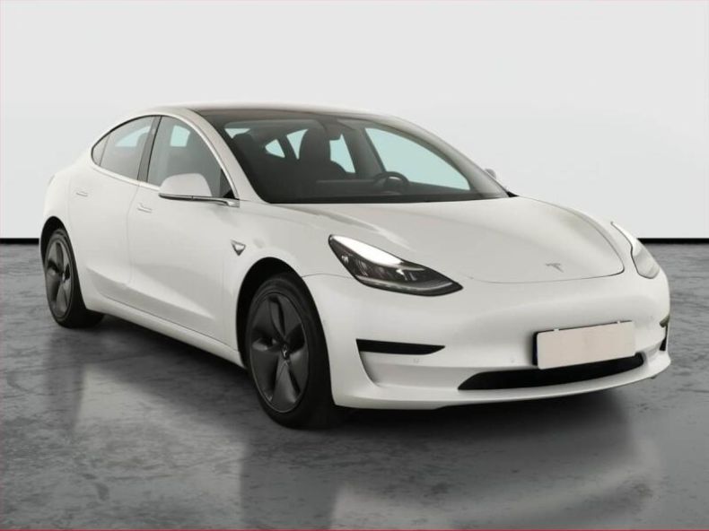 Tesla Model 3 - hlavní foto