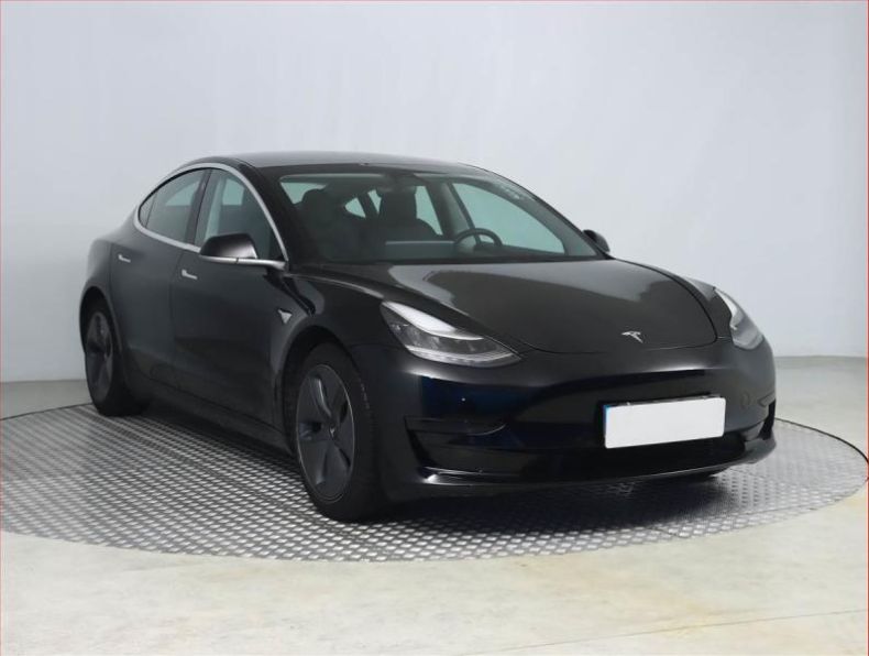 Tesla Model 3 - hlavní fotka inzerátu