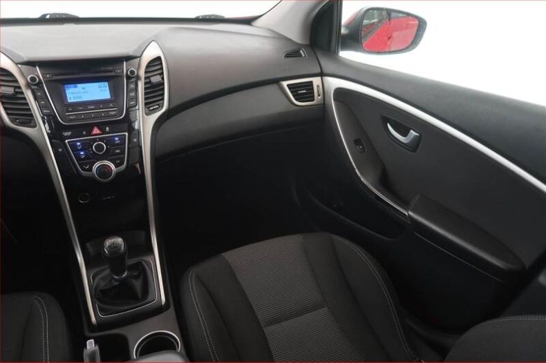 Hyundai i30 - hlavní fotka