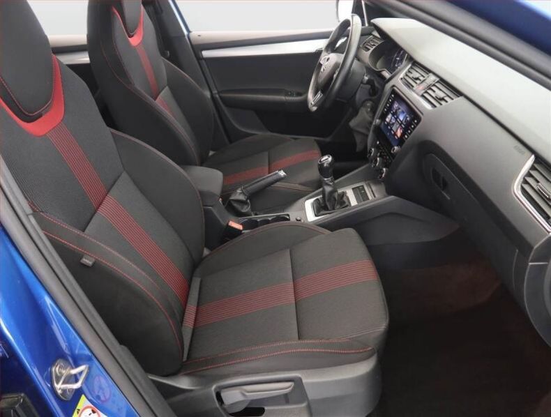 Škoda Octavia - hlavní fotka
