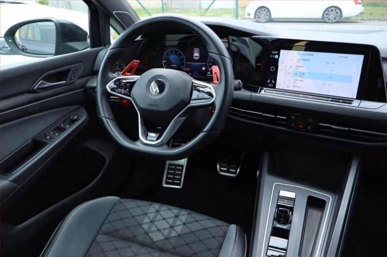 Volkswagen Golf - hlavní fotka