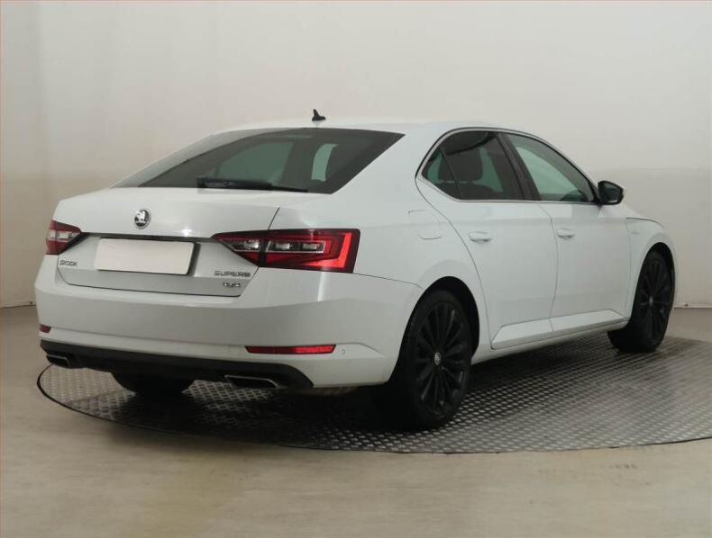 Škoda Superb - hlavní fotka