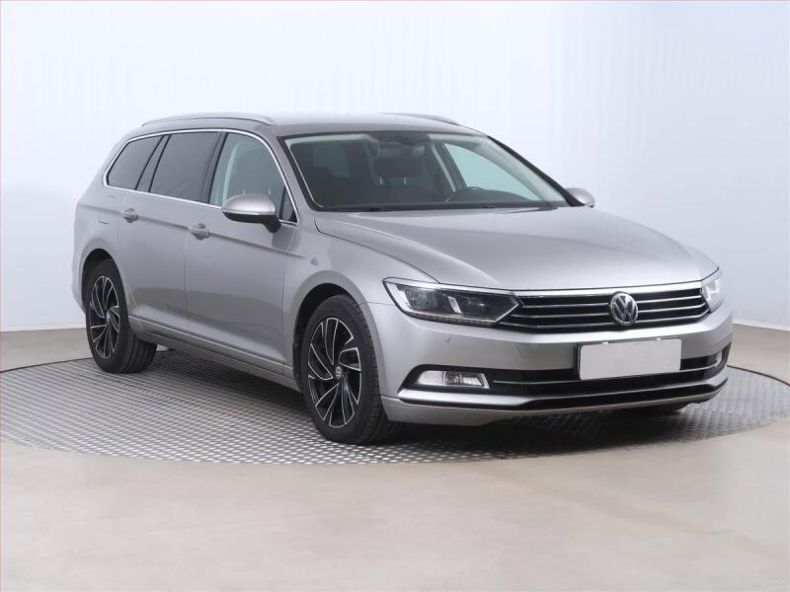 Volkswagen Passat - hlavní fotka inzerátu