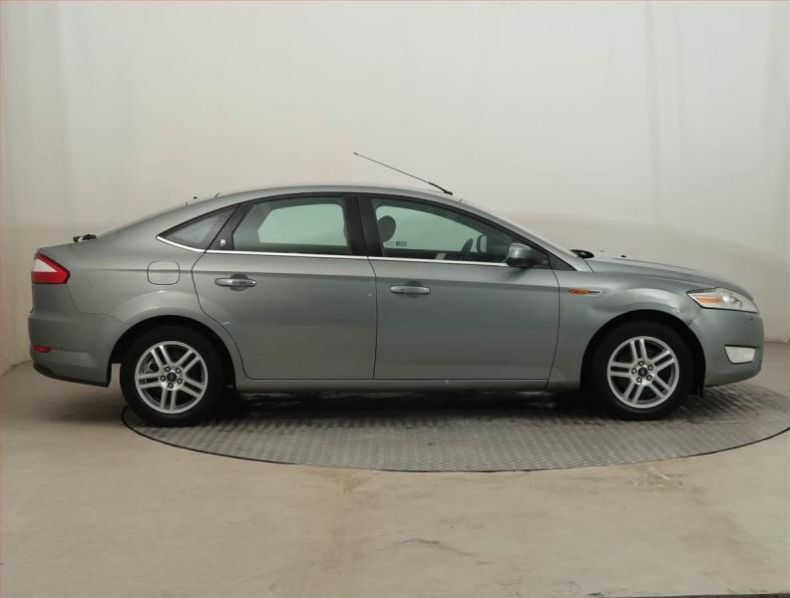 Ford Mondeo - hlavní fotka