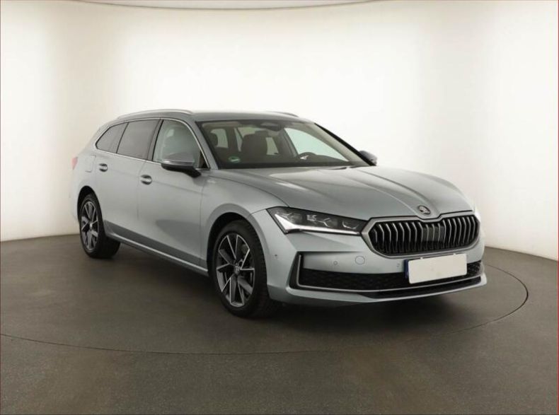 Škoda Superb - hlavní foto