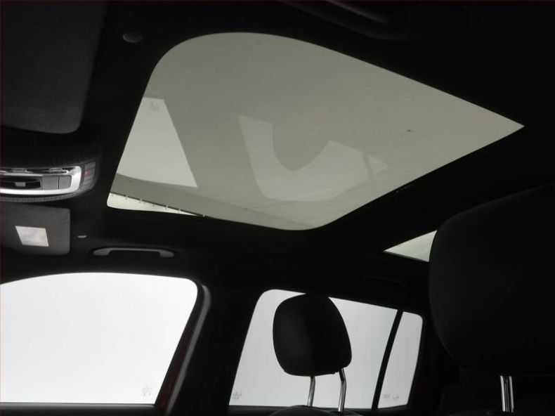 Mercedes EQB - hlavní fotka