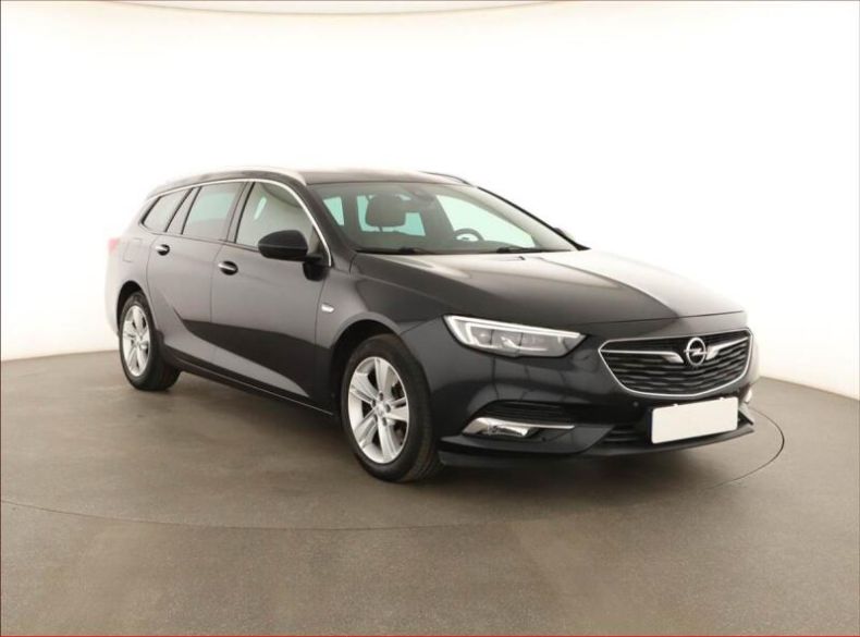 Opel Insignia - hlavní fotka