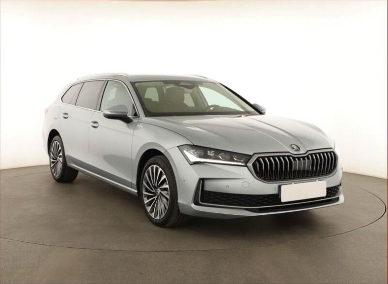 Škoda Superb - hlavní foto