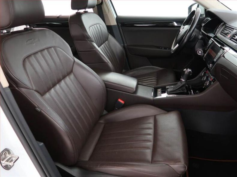 Škoda Superb - hlavní fotka