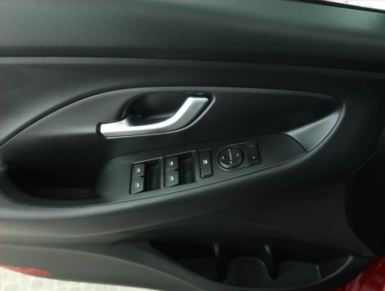 Hyundai i30 - hlavní fotka