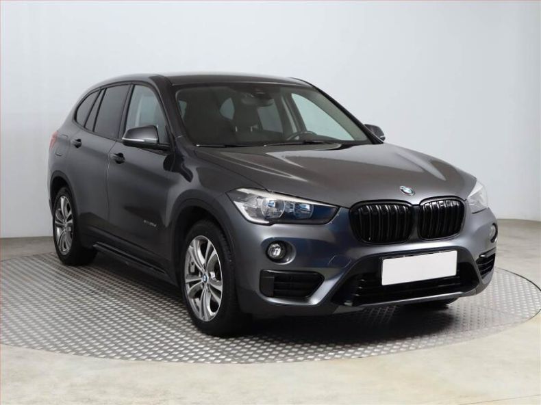 BMW X1 - hlavní foto