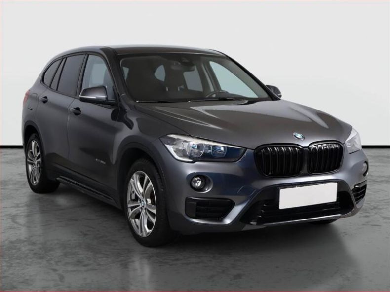 BMW X1 - hlavní foto
