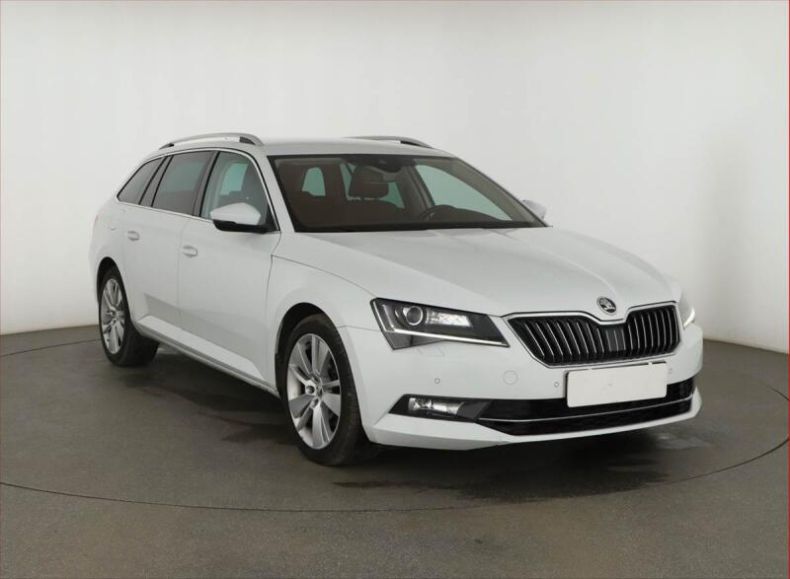 Škoda Superb - hlavní foto