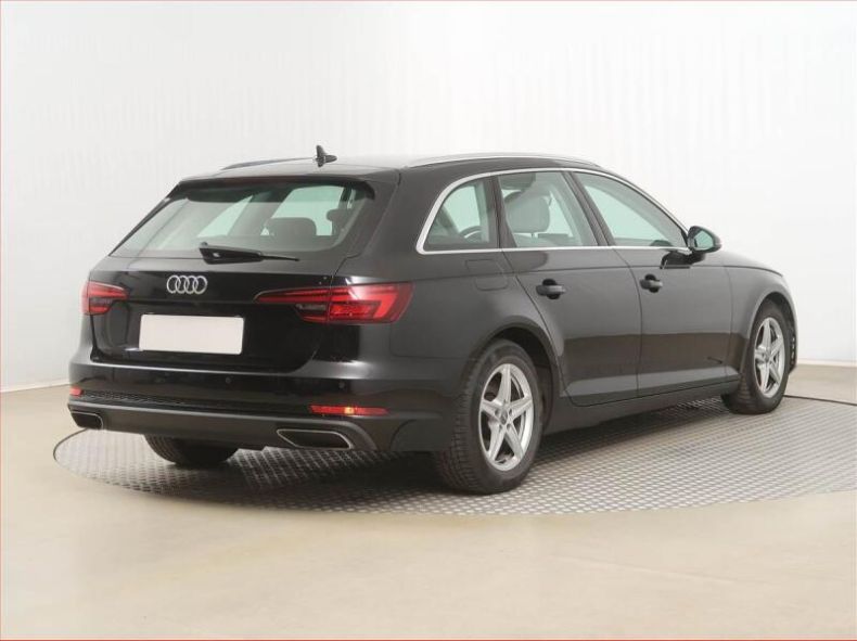 Audi A4 - hlavní fotka