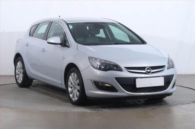 Opel Astra - hlavní foto