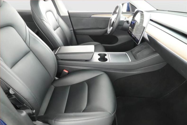 Tesla Model Y - hlavní fotka