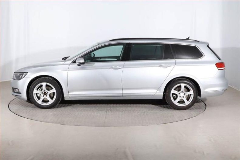 Volkswagen Passat - hlavní fotka