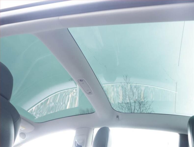 Tesla Model 3 - hlavní fotka