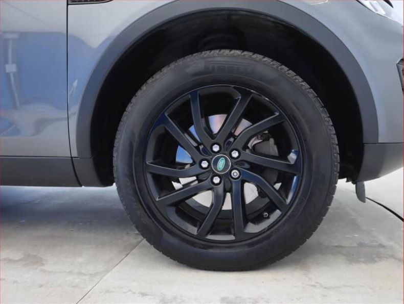 Land Rover Discovery - hlavní fotka