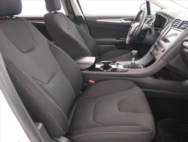 Ford Mondeo - hlavní fotka