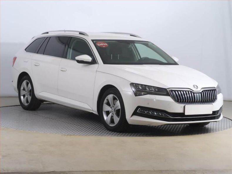 Škoda Superb - hlavní foto