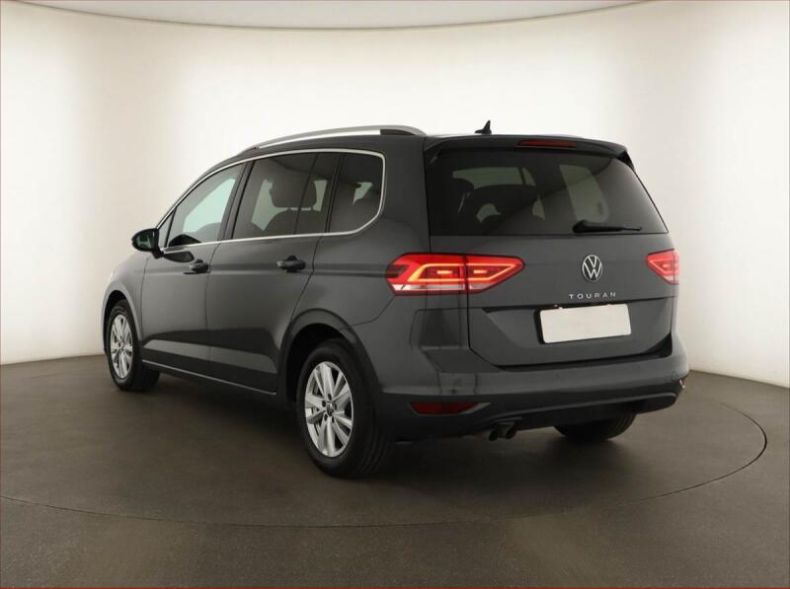 Volkswagen Touran - hlavní fotka