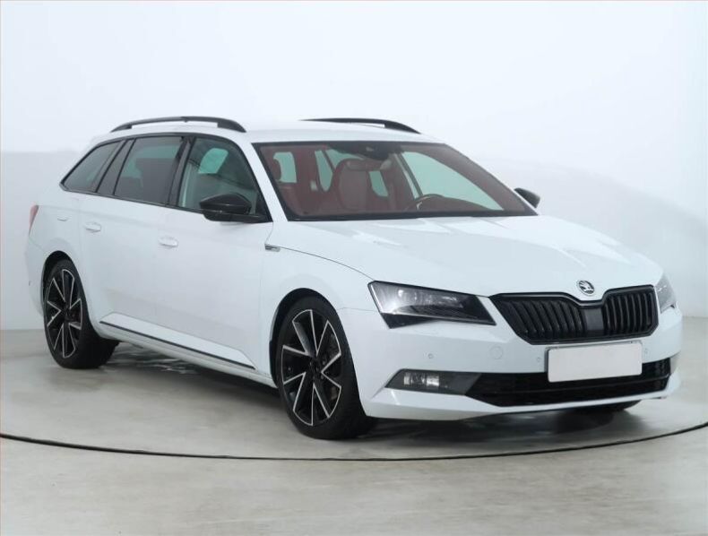Škoda Superb - hlavní foto