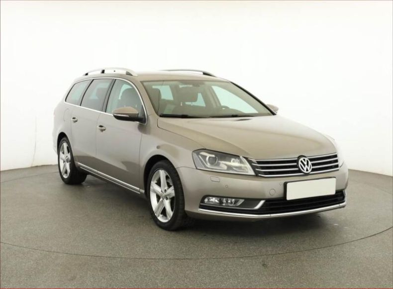 Volkswagen Passat - hlavní fotka inzerátu