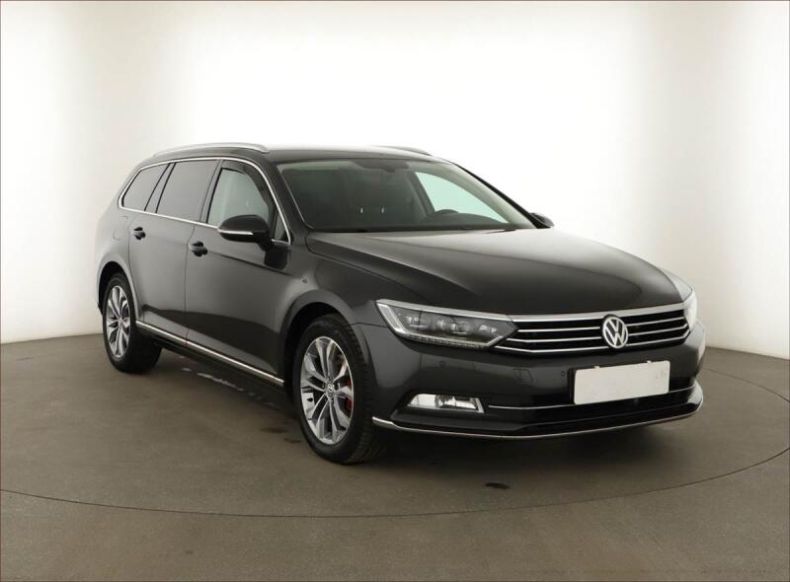 Volkswagen Passat - hlavní foto