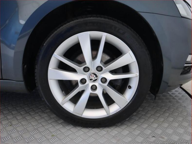 Škoda Octavia - hlavní fotka