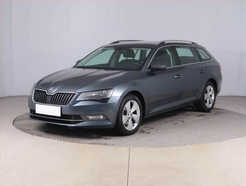 Škoda Superb - hlavní fotka