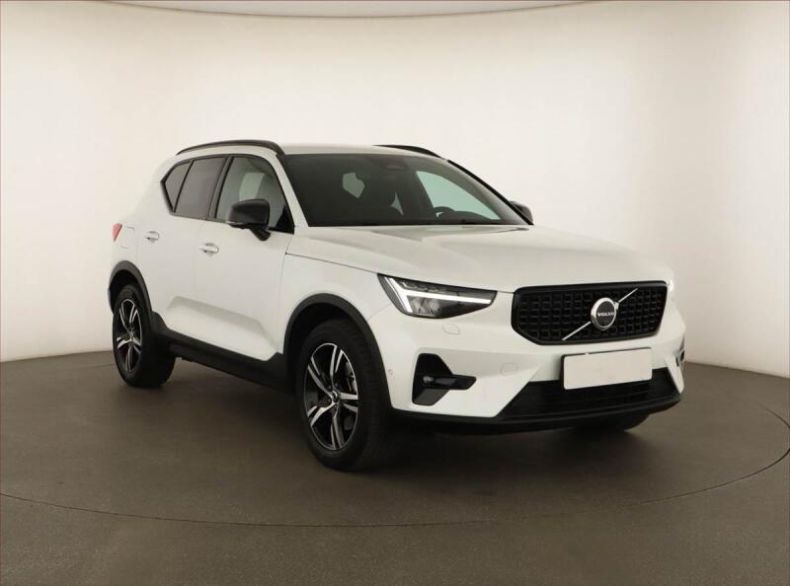 Volvo XC40 - hlavní foto