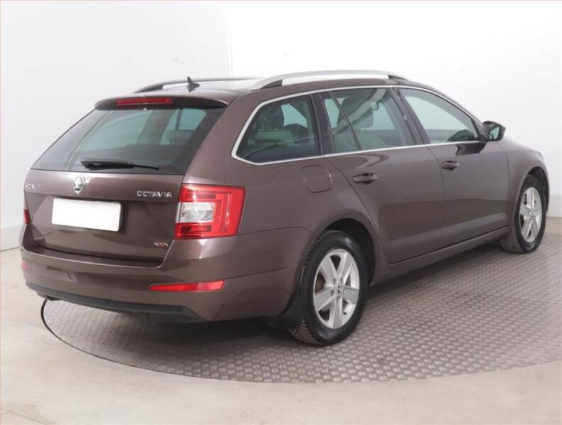 Škoda Octavia - hlavní fotka