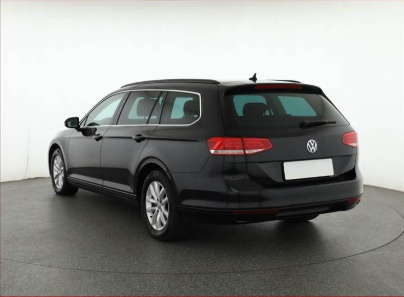 Volkswagen Passat - hlavní fotka