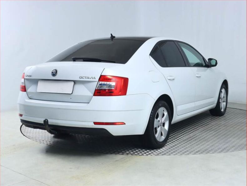 Škoda Octavia - hlavní fotka