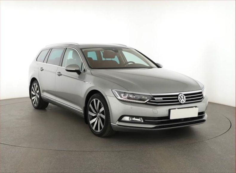 Volkswagen Passat - hlavní foto