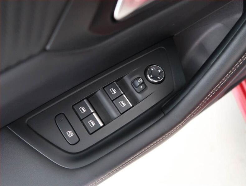 Peugeot 508 - hlavní fotka