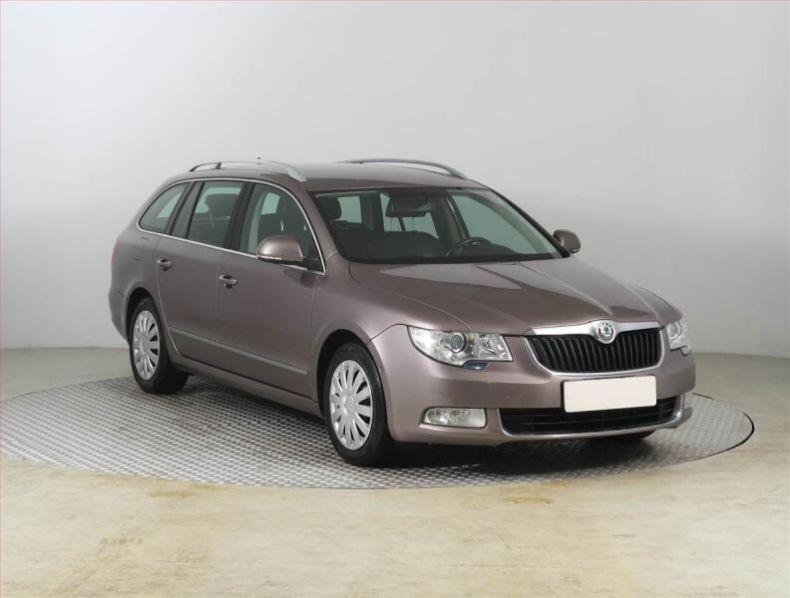 Škoda Superb - hlavní foto